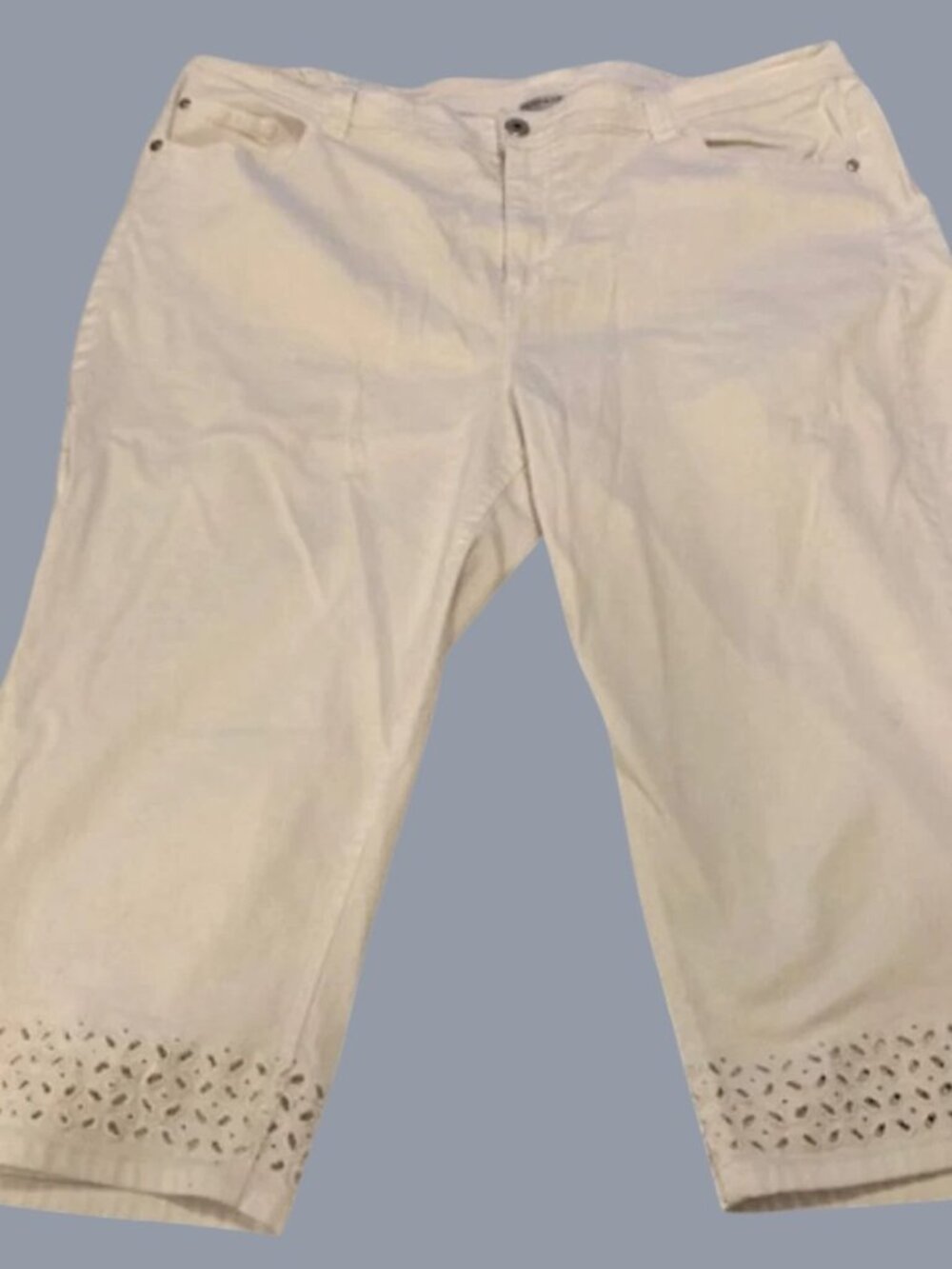 Catherines White Capris Cutout Hem EUC 24W